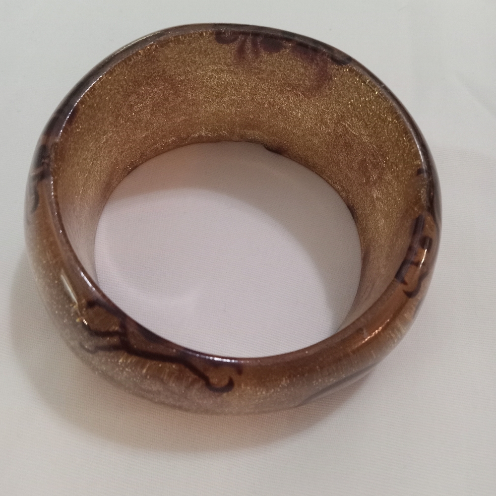 VINTAGE- GOLD LUCITE CHUNKY BOLD RETRO BANGLE BRACELET - Picture 3 of 10